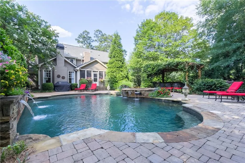 4750 Merlendale Drive, Atlanta, Georgia 30327, 5 Bedrooms Bedrooms, ,5 BathroomsBathrooms,Residential,Sold,4750 Merlendale Drive,5865593