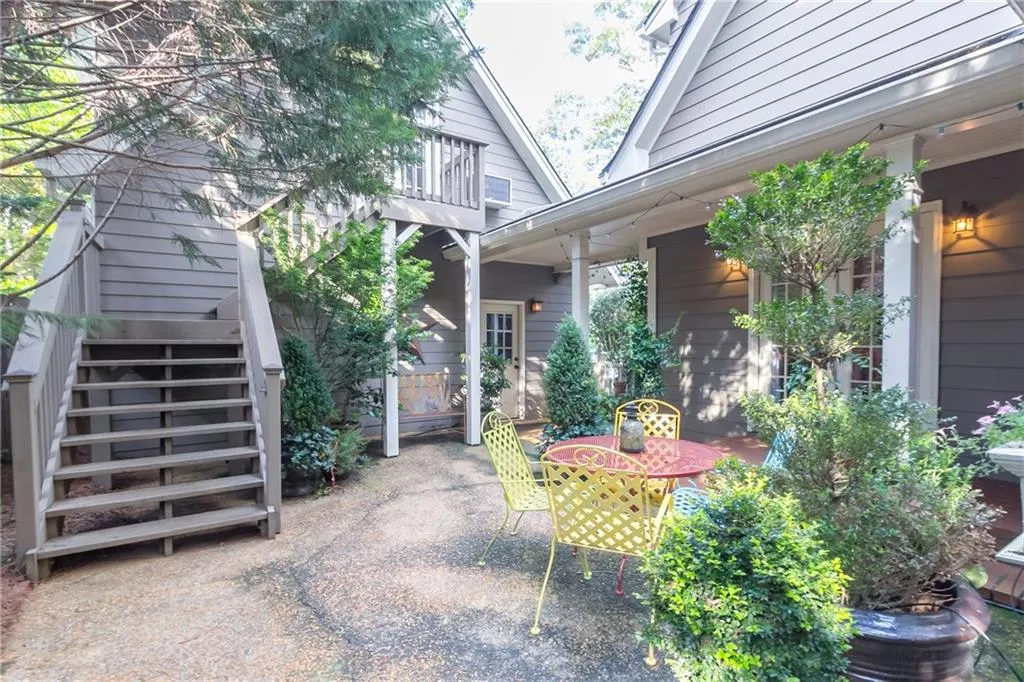 4750 Merlendale Drive, Atlanta, Georgia 30327, 5 Bedrooms Bedrooms, ,5 BathroomsBathrooms,Residential,Sold,4750 Merlendale Drive,5865593