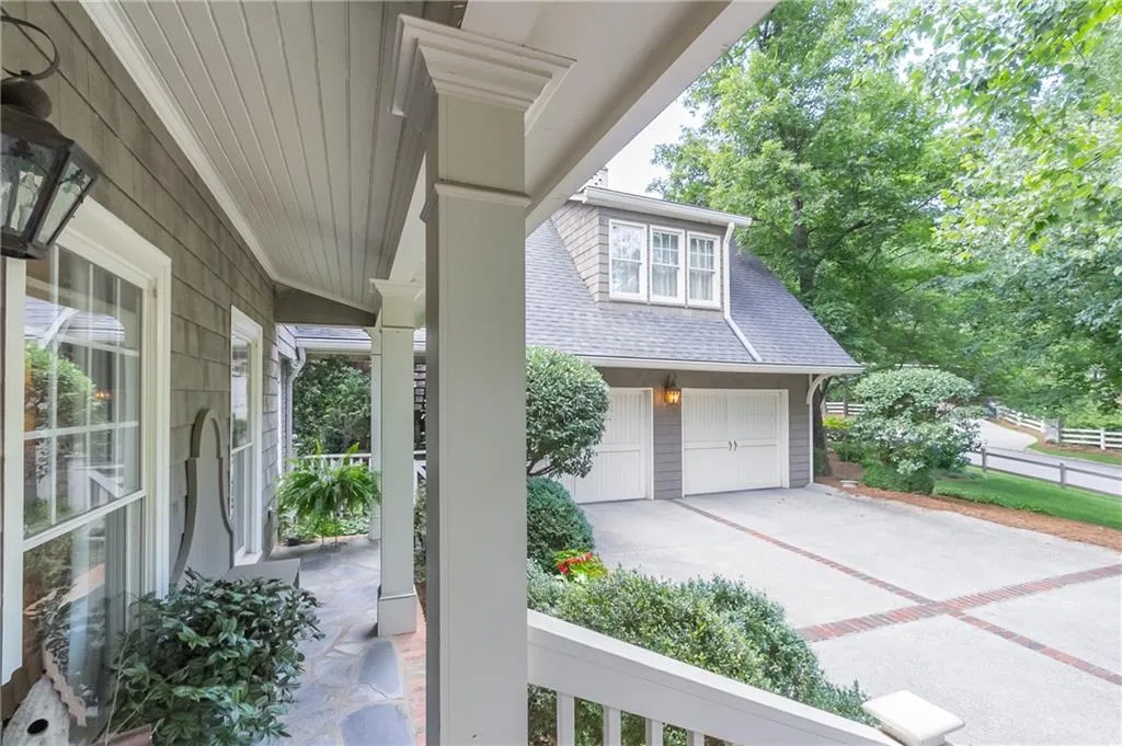 4750 Merlendale Drive, Atlanta, Georgia 30327, 5 Bedrooms Bedrooms, ,5 BathroomsBathrooms,Residential,Sold,4750 Merlendale Drive,5865593