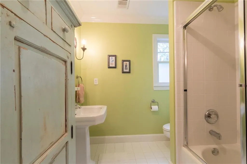 4750 Merlendale Drive, Atlanta, Georgia 30327, 5 Bedrooms Bedrooms, ,5 BathroomsBathrooms,Residential,Sold,4750 Merlendale Drive,5865593