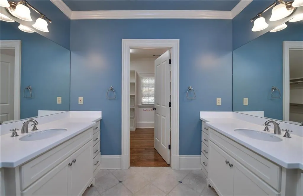 530 Kenbrook Drive, Atlanta, Georgia 30327, 6 Bedrooms Bedrooms, ,5 BathroomsBathrooms,Residential,Sold,530 Kenbrook Drive,6098287