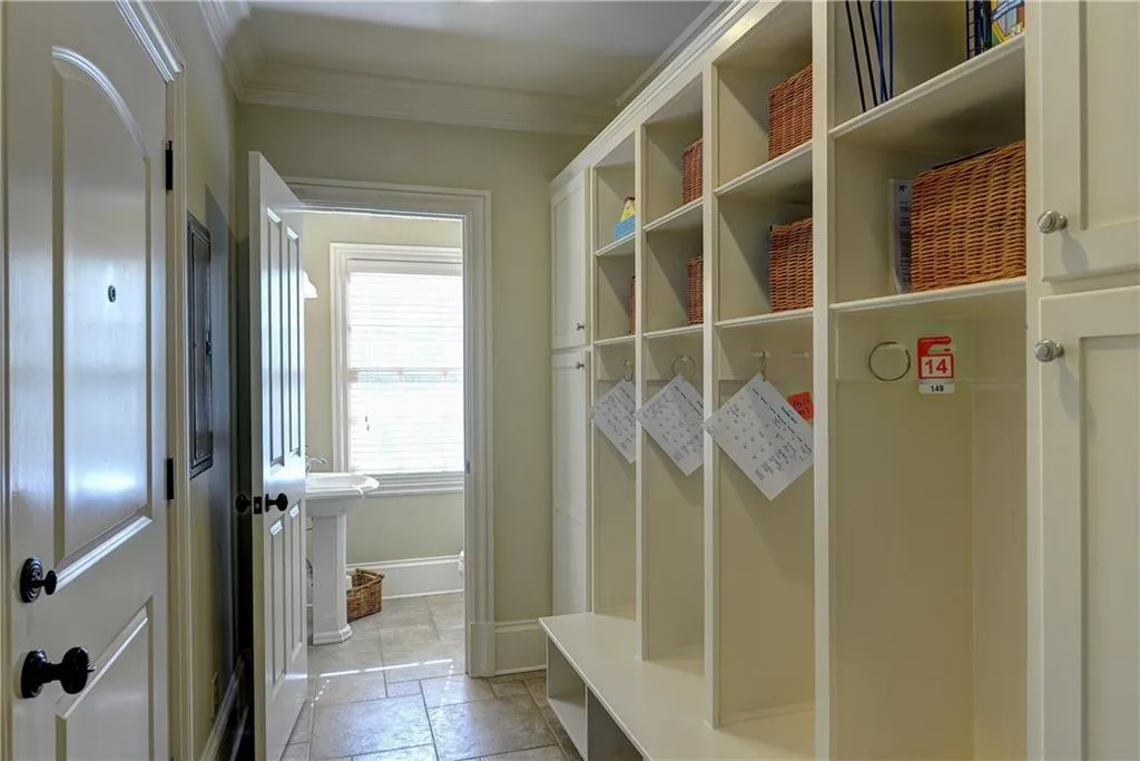530 Kenbrook Drive, Atlanta, Georgia 30327, 6 Bedrooms Bedrooms, ,5 BathroomsBathrooms,Residential,Sold,530 Kenbrook Drive,6098287