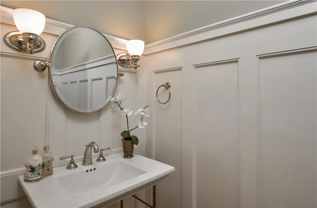 530 Kenbrook Drive, Atlanta, Georgia 30327, 6 Bedrooms Bedrooms, ,5 BathroomsBathrooms,Residential,Sold,530 Kenbrook Drive,6098287