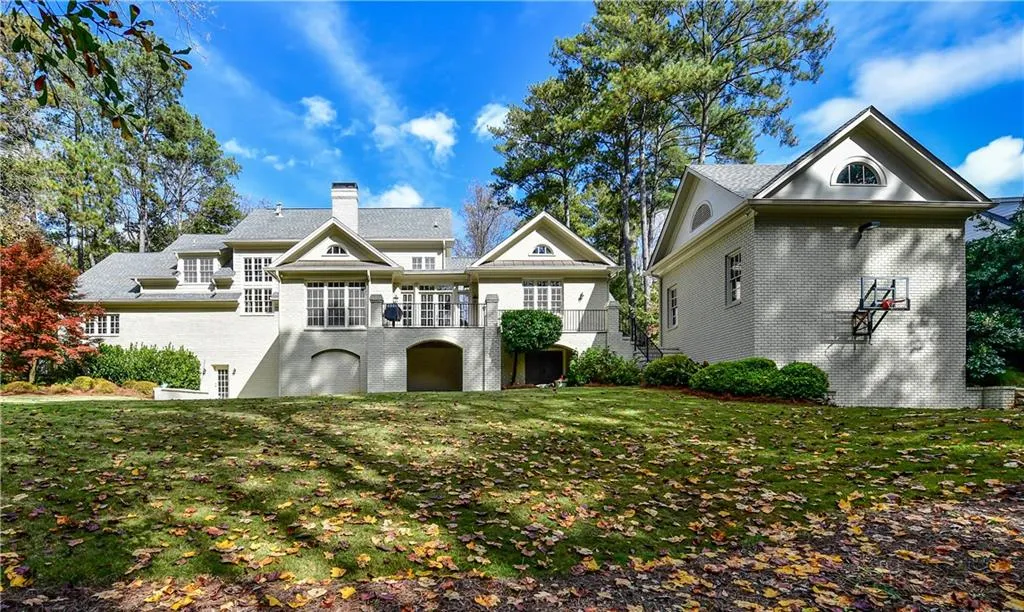 530 Kenbrook Drive, Atlanta, Georgia 30327, 6 Bedrooms Bedrooms, ,5 BathroomsBathrooms,Residential,Sold,530 Kenbrook Drive,6098287