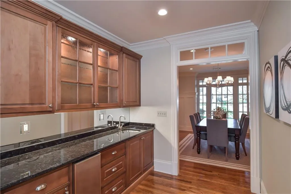 530 Kenbrook Drive, Atlanta, Georgia 30327, 6 Bedrooms Bedrooms, ,5 BathroomsBathrooms,Residential,Sold,530 Kenbrook Drive,6098287