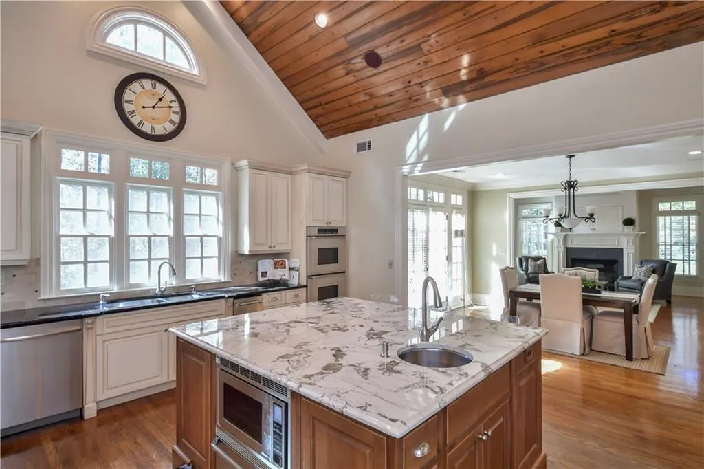 530 Kenbrook Drive, Atlanta, Georgia 30327, 6 Bedrooms Bedrooms, ,5 BathroomsBathrooms,Residential,Sold,530 Kenbrook Drive,6098287
