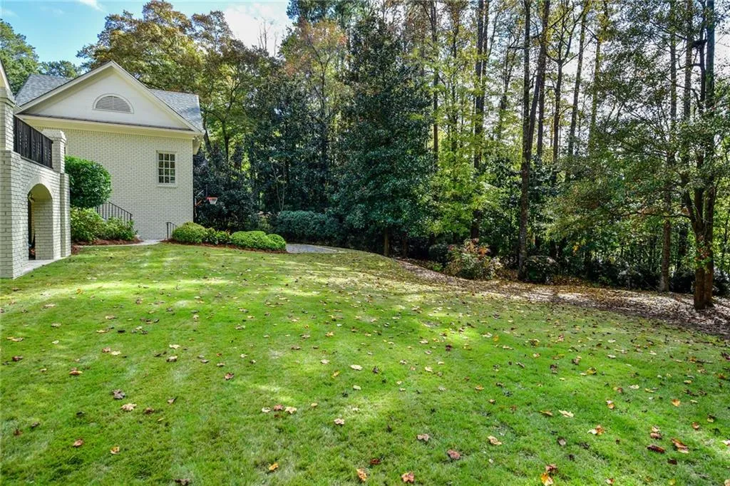 530 Kenbrook Drive, Atlanta, Georgia 30327, 6 Bedrooms Bedrooms, ,5 BathroomsBathrooms,Residential,Sold,530 Kenbrook Drive,6098287
