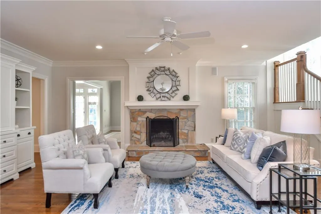 530 Kenbrook Drive, Atlanta, Georgia 30327, 6 Bedrooms Bedrooms, ,5 BathroomsBathrooms,Residential,Sold,530 Kenbrook Drive,6098287