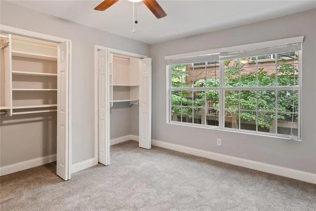 6980 Roswell Road Unit M1, Sandy Springs, Georgia 30328, 3 Bedrooms Bedrooms, ,2 BathroomsBathrooms,Residential,Sold,6980 Roswell Road Unit M1,6937137