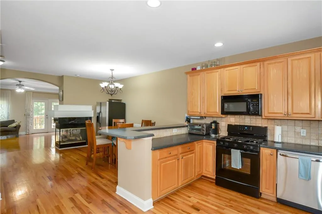 1200 Wing Street Unit 13, Sandy Springs, Georgia 30350, 3 Bedrooms Bedrooms, ,3 BathroomsBathrooms,Residential,Sold,1200 Wing Street Unit 13,6071388