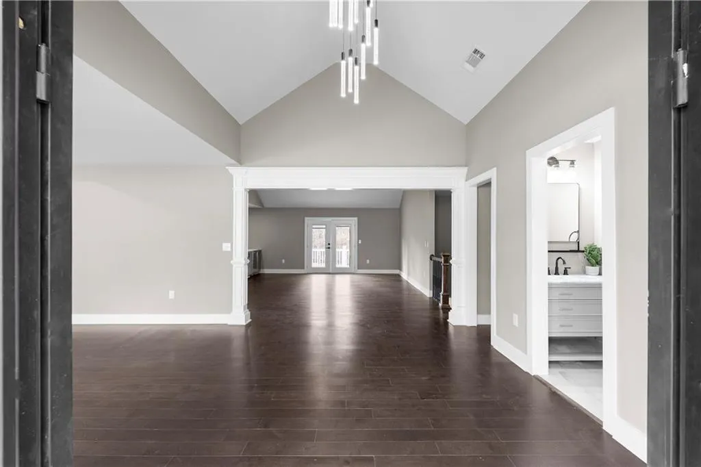 7530 Spalding Lane, Atlanta, Georgia 30350, 6 Bedrooms Bedrooms, ,4 BathroomsBathrooms,Residential,For Sale,7530 Spalding Lane,7721618