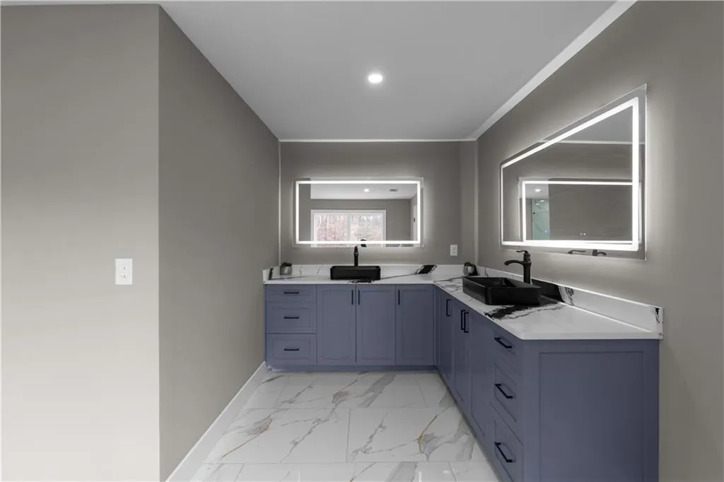 7530 Spalding Lane, Atlanta, Georgia 30350, 6 Bedrooms Bedrooms, ,4 BathroomsBathrooms,Residential,For Sale,7530 Spalding Lane,7721618