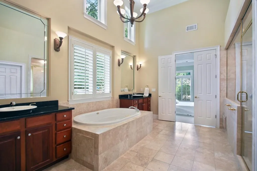 710 Glengate Place, Atlanta, Georgia 30328, 5 Bedrooms Bedrooms, ,5 BathroomsBathrooms,Residential,Sold,710 Glengate Place,5725214