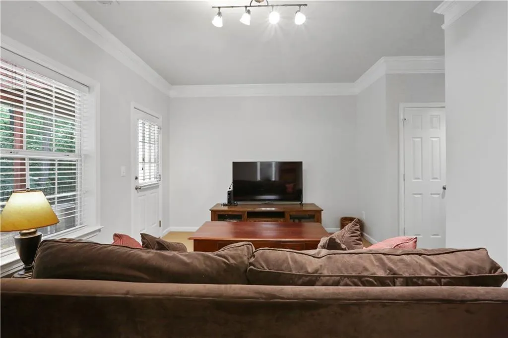 7923 Kiverton Place, Sandy Springs, Georgia 30350, 3 Bedrooms Bedrooms, ,3 BathroomsBathrooms,Residential,Sold,7923 Kiverton Place,6738655