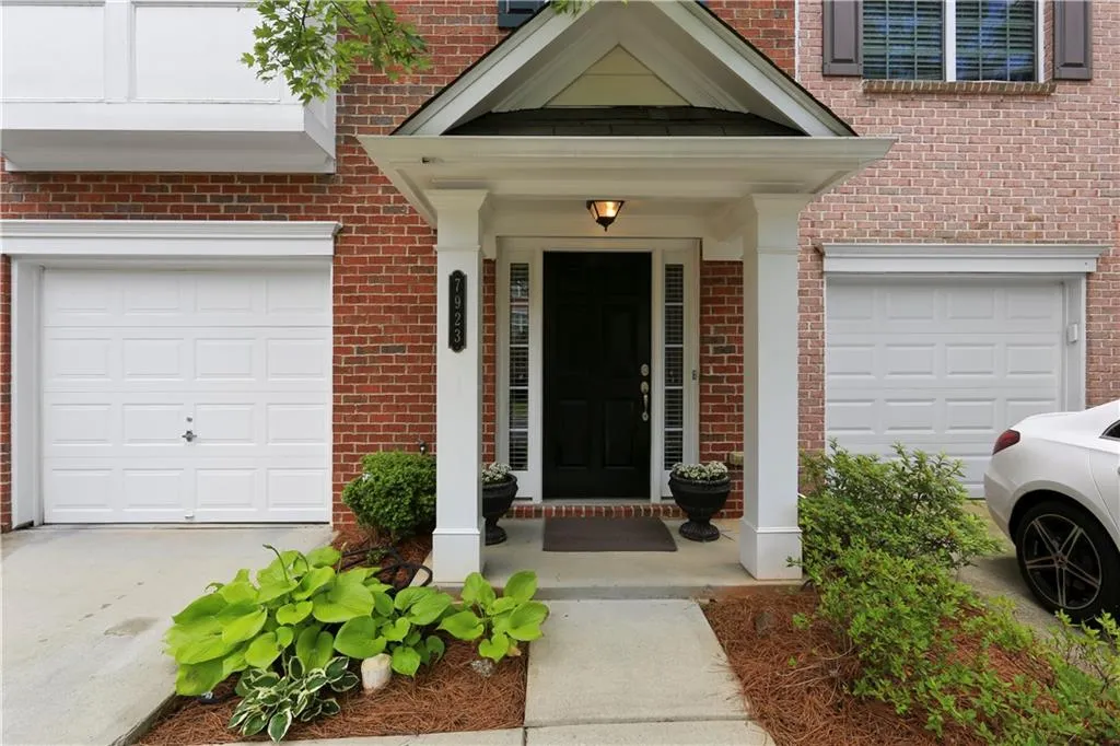7923 Kiverton Place, Sandy Springs, Georgia 30350, 3 Bedrooms Bedrooms, ,3 BathroomsBathrooms,Residential,Sold,7923 Kiverton Place,6738655