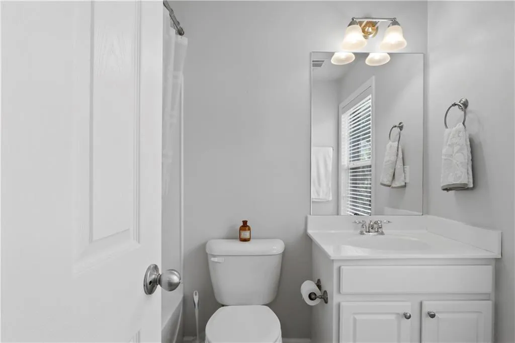 7923 Kiverton Place, Sandy Springs, Georgia 30350, 3 Bedrooms Bedrooms, ,3 BathroomsBathrooms,Residential,Sold,7923 Kiverton Place,6738655