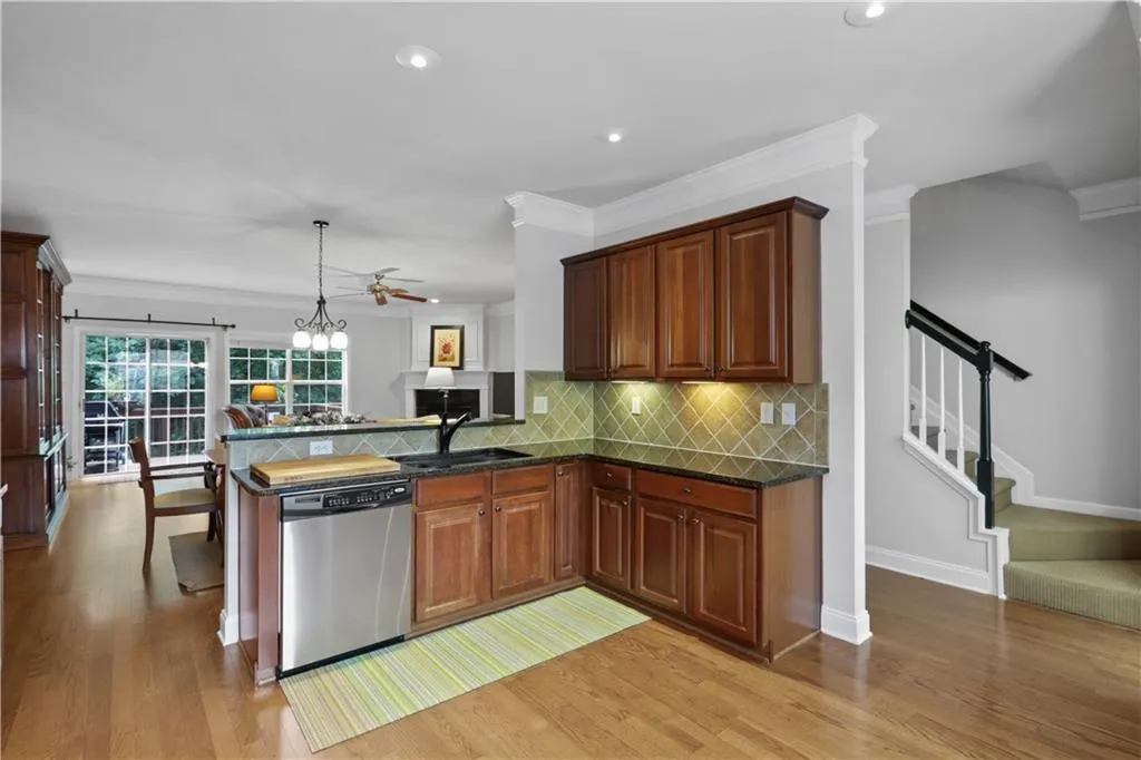 7923 Kiverton Place, Sandy Springs, Georgia 30350, 3 Bedrooms Bedrooms, ,3 BathroomsBathrooms,Residential,Sold,7923 Kiverton Place,6738655