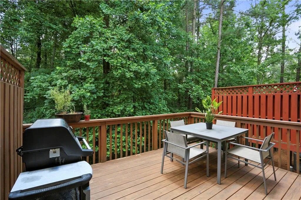 7923 Kiverton Place, Sandy Springs, Georgia 30350, 3 Bedrooms Bedrooms, ,3 BathroomsBathrooms,Residential,Sold,7923 Kiverton Place,6738655