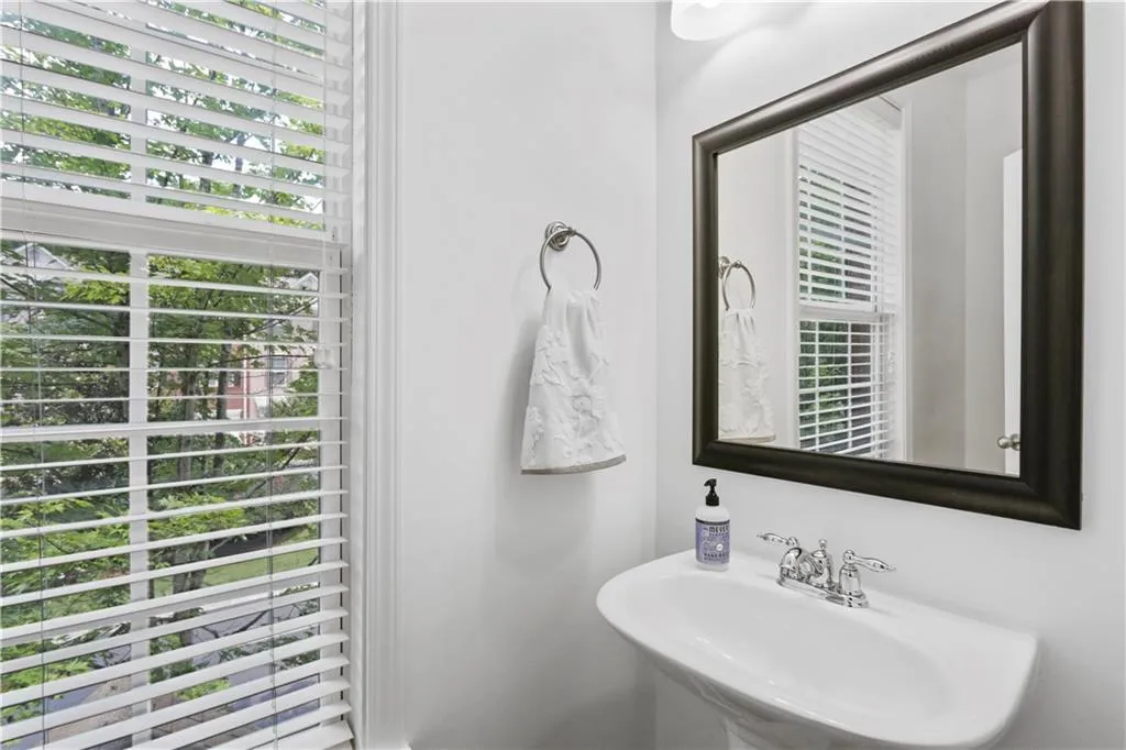 7923 Kiverton Place, Sandy Springs, Georgia 30350, 3 Bedrooms Bedrooms, ,3 BathroomsBathrooms,Residential,Sold,7923 Kiverton Place,6738655