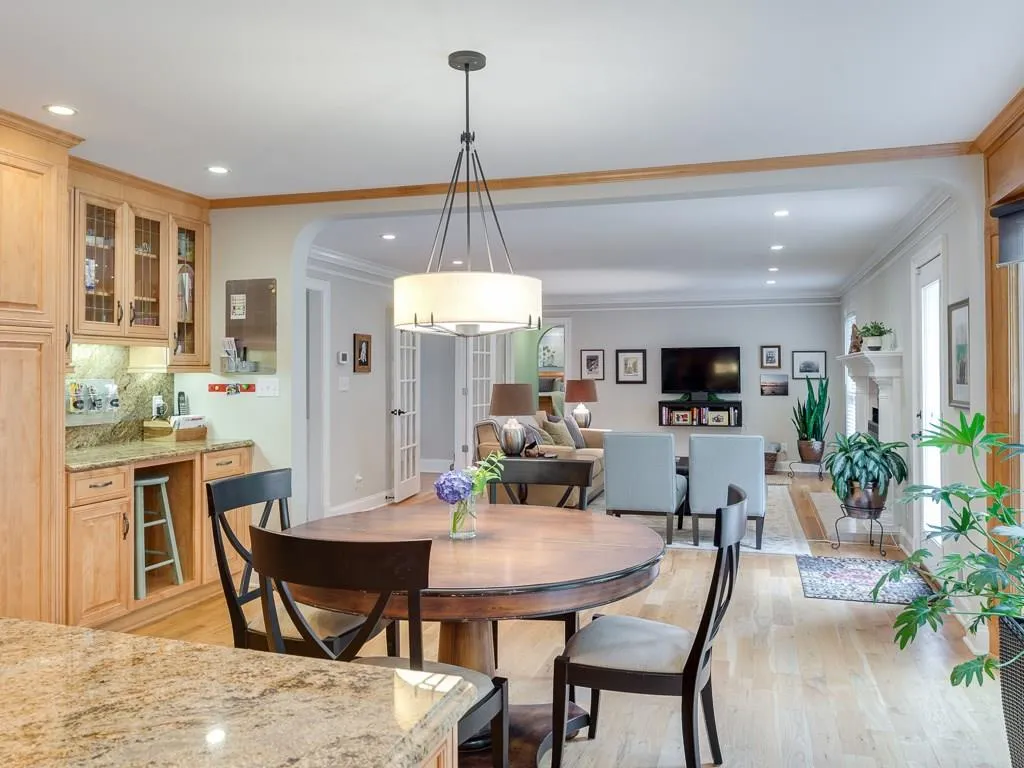 6295 Riverwood Drive, Sandy Springs, Georgia 30328, 5 Bedrooms Bedrooms, ,3 BathroomsBathrooms,Residential,Sold,6295 Riverwood Drive,5704705