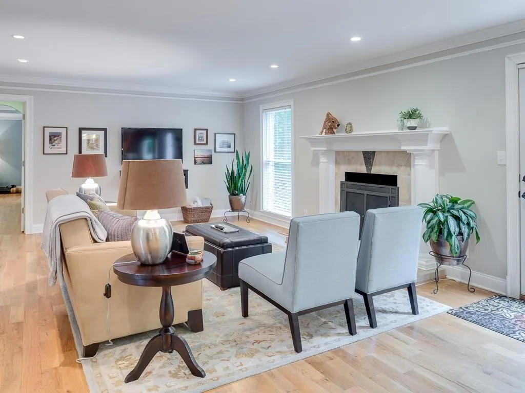 6295 Riverwood Drive, Sandy Springs, Georgia 30328, 5 Bedrooms Bedrooms, ,3 BathroomsBathrooms,Residential,Sold,6295 Riverwood Drive,5704705
