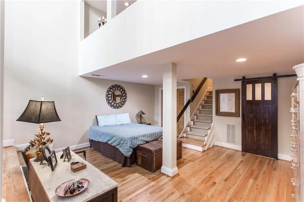 2840 Peachtree Road Nw Unit 107, Atlanta, Georgia 30305, 2 Bedrooms Bedrooms, ,1 BathroomBathrooms,Residential,Sold,2840 Peachtree Road Nw Unit 107,5769914