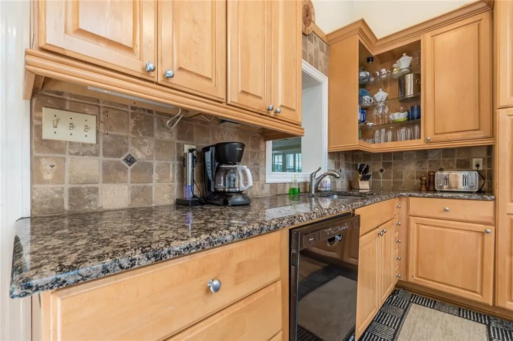 84 Mount Paran Road Nw, Sandy Springs, Georgia 30327, 3 Bedrooms Bedrooms, ,3 BathroomsBathrooms,Residential,Sold,84 Mount Paran Road Nw,6626940
