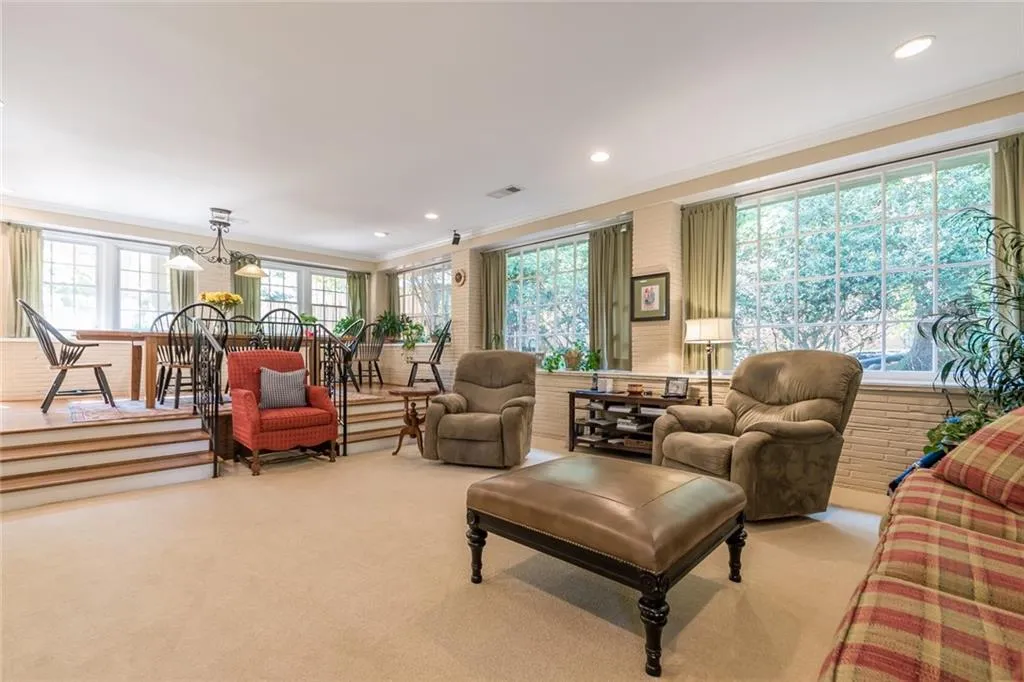 84 Mount Paran Road Nw, Sandy Springs, Georgia 30327, 3 Bedrooms Bedrooms, ,3 BathroomsBathrooms,Residential,Sold,84 Mount Paran Road Nw,6626940