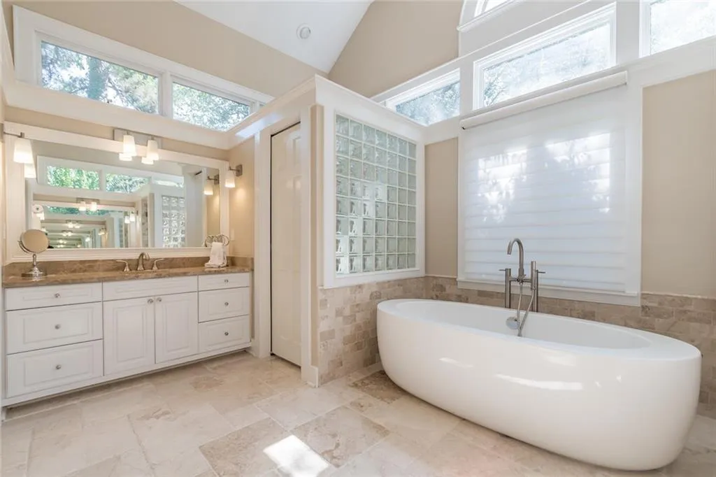 84 Mount Paran Road Nw, Sandy Springs, Georgia 30327, 3 Bedrooms Bedrooms, ,3 BathroomsBathrooms,Residential,Sold,84 Mount Paran Road Nw,6626940