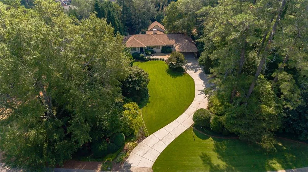84 Mount Paran Road Nw, Sandy Springs, Georgia 30327, 3 Bedrooms Bedrooms, ,3 BathroomsBathrooms,Residential,Sold,84 Mount Paran Road Nw,6626940