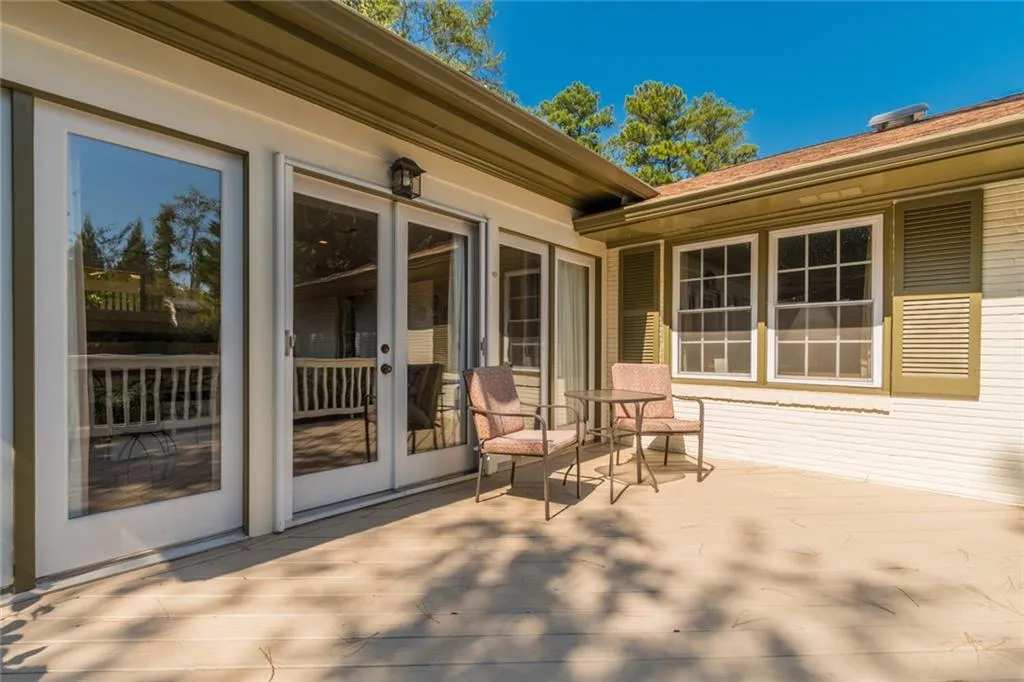 84 Mount Paran Road Nw, Sandy Springs, Georgia 30327, 3 Bedrooms Bedrooms, ,3 BathroomsBathrooms,Residential,Sold,84 Mount Paran Road Nw,6626940