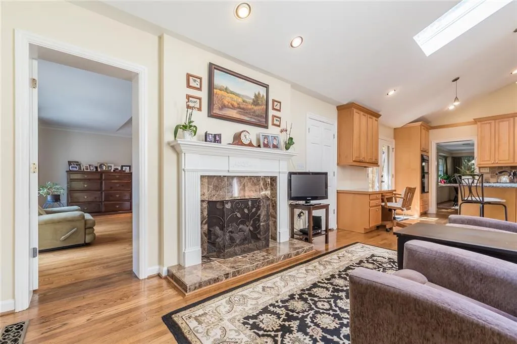 84 Mount Paran Road Nw, Sandy Springs, Georgia 30327, 3 Bedrooms Bedrooms, ,3 BathroomsBathrooms,Residential,Sold,84 Mount Paran Road Nw,6626940