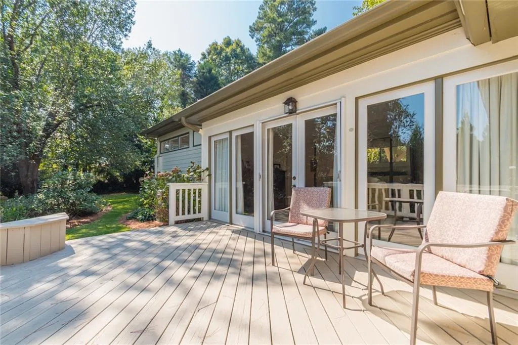 84 Mount Paran Road Nw, Sandy Springs, Georgia 30327, 3 Bedrooms Bedrooms, ,3 BathroomsBathrooms,Residential,Sold,84 Mount Paran Road Nw,6626940
