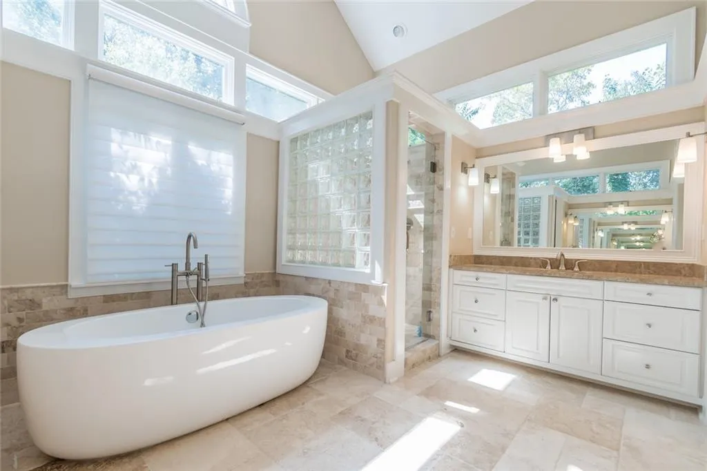 84 Mount Paran Road Nw, Sandy Springs, Georgia 30327, 3 Bedrooms Bedrooms, ,3 BathroomsBathrooms,Residential,Sold,84 Mount Paran Road Nw,6626940