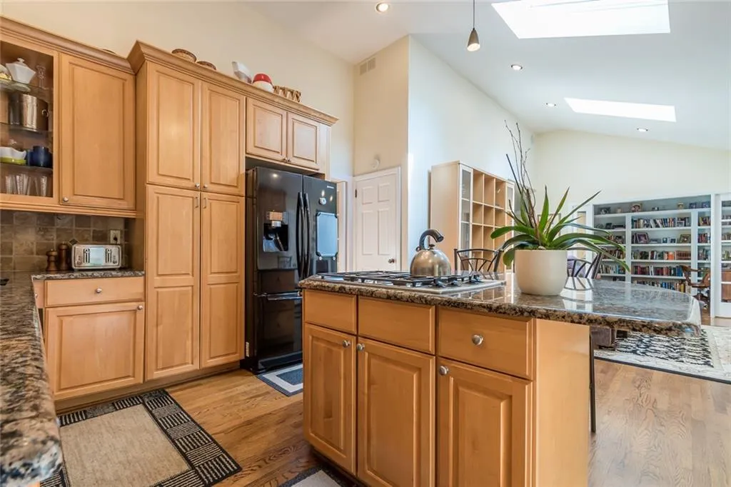 84 Mount Paran Road Nw, Sandy Springs, Georgia 30327, 3 Bedrooms Bedrooms, ,3 BathroomsBathrooms,Residential,Sold,84 Mount Paran Road Nw,6626940