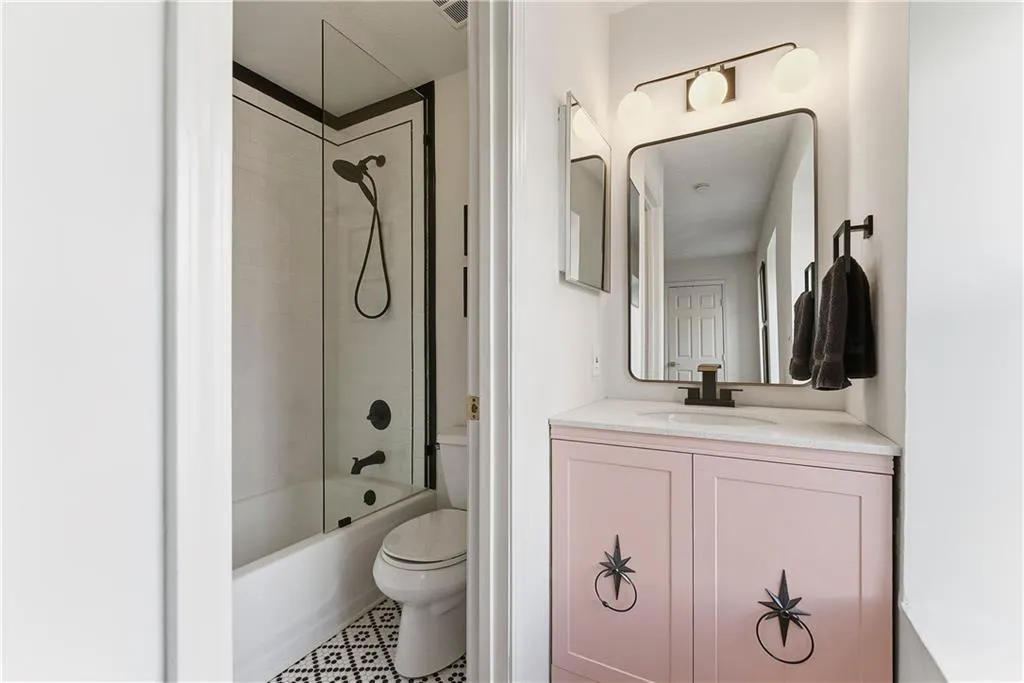 3 N Boundary Pl Nw, Atlanta, Georgia 30318, 2 Bedrooms Bedrooms, 0 ,2 BathroomsBathrooms,Residential,For Sale,3 N Boundary Pl Nw,7721344