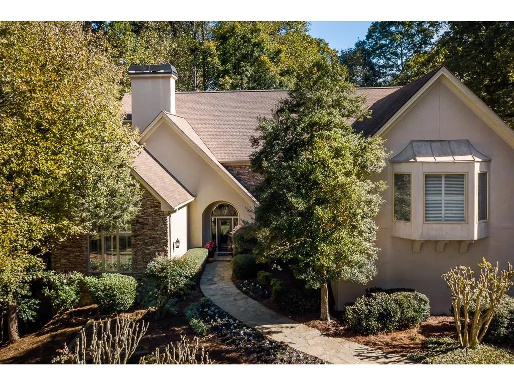 5445 Powers Overlook Court, Sandy Springs, Georgia 30327, 6 Bedrooms Bedrooms, ,5 BathroomsBathrooms,Residential,Sold,5445 Powers Overlook Court,6097688