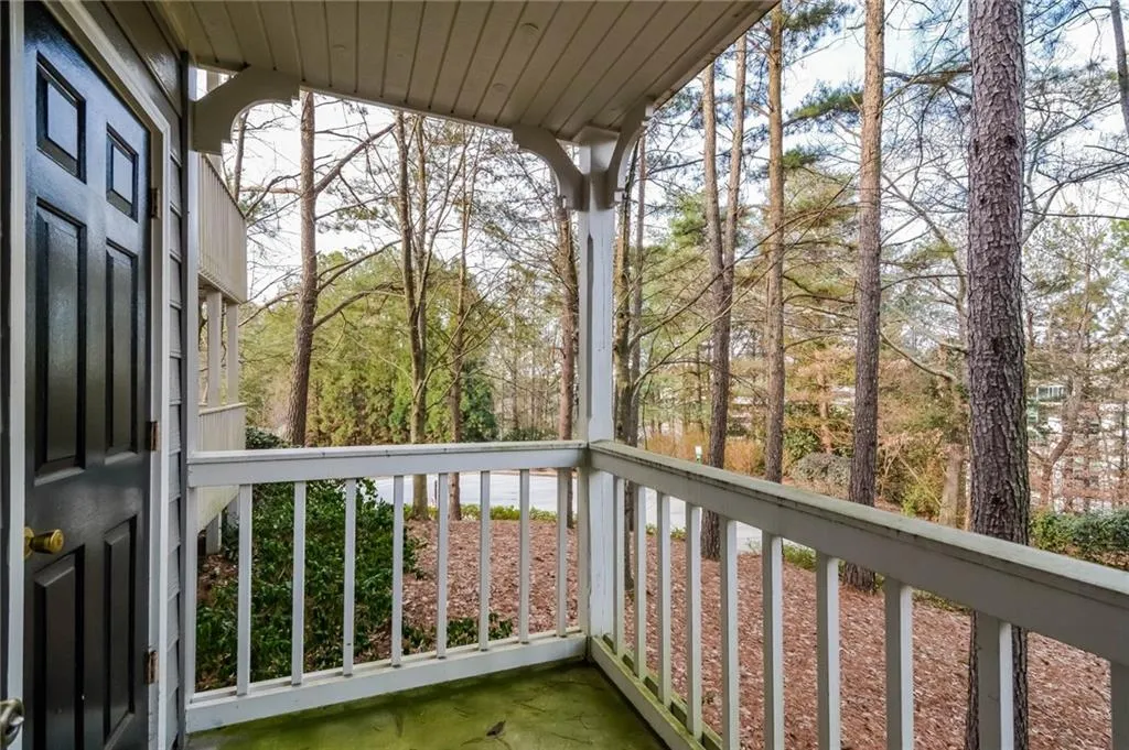 800 Camden Court, Atlanta, Georgia 30327, 2 Bedrooms Bedrooms, ,2 BathroomsBathrooms,Residential,Sold,800 Camden Court,5635297