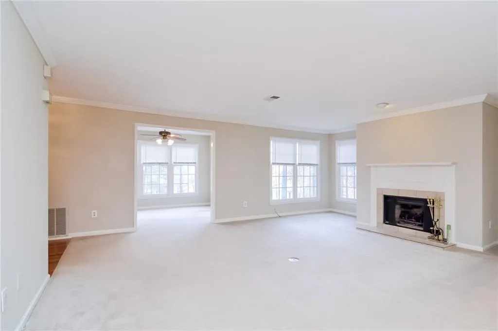 800 Camden Court, Atlanta, Georgia 30327, 2 Bedrooms Bedrooms, ,2 BathroomsBathrooms,Residential,Sold,800 Camden Court,5635297