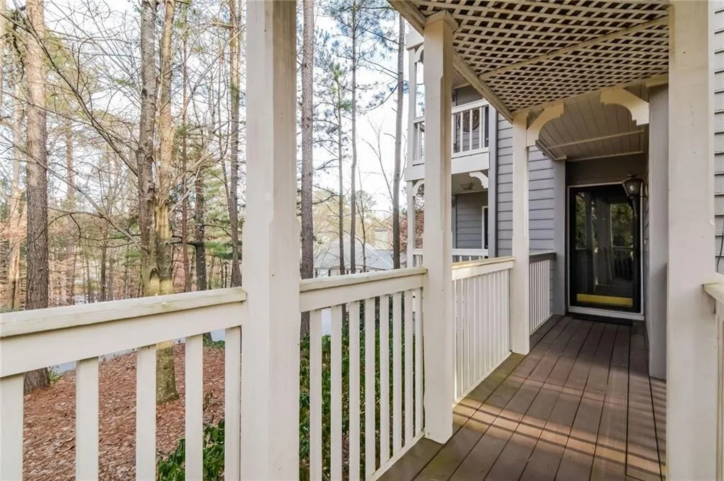 800 Camden Court, Atlanta, Georgia 30327, 2 Bedrooms Bedrooms, ,2 BathroomsBathrooms,Residential,Sold,800 Camden Court,5635297