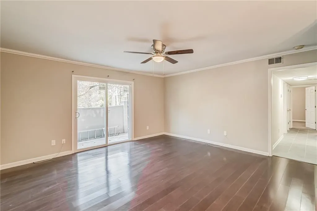 725 Dalrymple Road Unit 5a, Sandy Springs, Georgia 30328, 2 Bedrooms Bedrooms, ,2 BathroomsBathrooms,Residential,Sold,725 Dalrymple Road Unit 5a,6977257