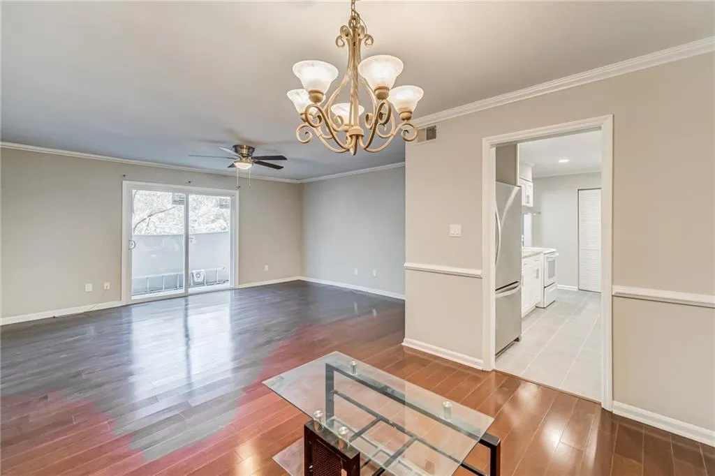 725 Dalrymple Road Unit 5a, Sandy Springs, Georgia 30328, 2 Bedrooms Bedrooms, ,2 BathroomsBathrooms,Residential,Sold,725 Dalrymple Road Unit 5a,6977257