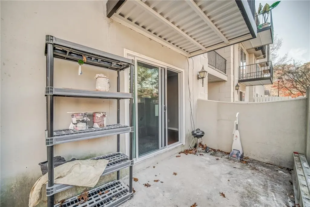 725 Dalrymple Road Unit 5a, Sandy Springs, Georgia 30328, 2 Bedrooms Bedrooms, ,2 BathroomsBathrooms,Residential,Sold,725 Dalrymple Road Unit 5a,6977257