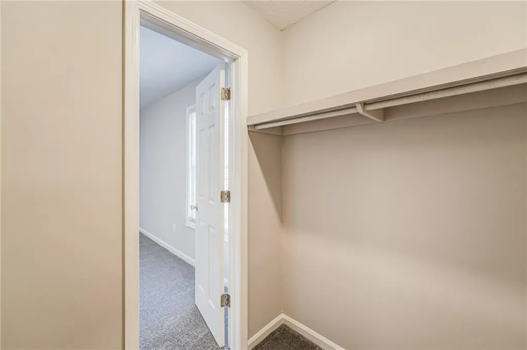 725 Dalrymple Road Unit 5a, Sandy Springs, Georgia 30328, 2 Bedrooms Bedrooms, ,2 BathroomsBathrooms,Residential,Sold,725 Dalrymple Road Unit 5a,6977257