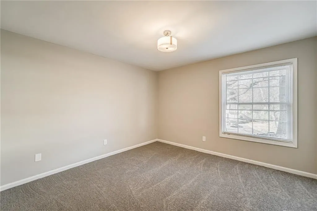 725 Dalrymple Road Unit 5a, Sandy Springs, Georgia 30328, 2 Bedrooms Bedrooms, ,2 BathroomsBathrooms,Residential,Sold,725 Dalrymple Road Unit 5a,6977257