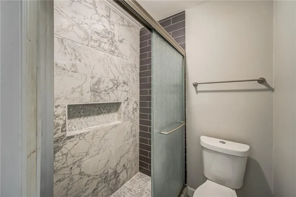 725 Dalrymple Road Unit 5a, Sandy Springs, Georgia 30328, 2 Bedrooms Bedrooms, ,2 BathroomsBathrooms,Residential,Sold,725 Dalrymple Road Unit 5a,6977257