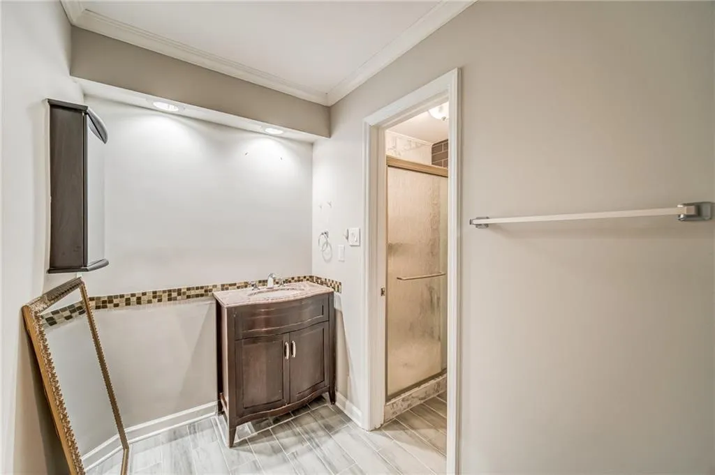 725 Dalrymple Road Unit 5a, Sandy Springs, Georgia 30328, 2 Bedrooms Bedrooms, ,2 BathroomsBathrooms,Residential,Sold,725 Dalrymple Road Unit 5a,6977257