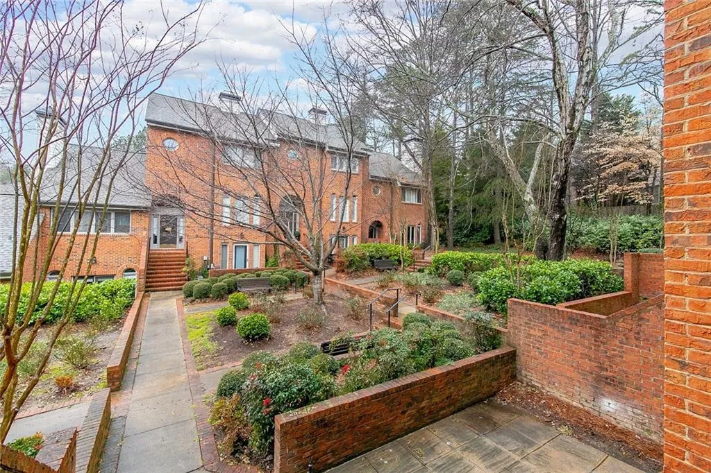 7 Westfair Court, Sandy Springs, Georgia 30328, 3 Bedrooms Bedrooms, ,2 BathroomsBathrooms,Residential,Sold,7 Westfair Court,6991790