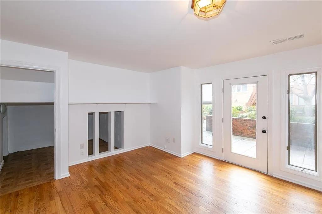 7 Westfair Court, Sandy Springs, Georgia 30328, 3 Bedrooms Bedrooms, ,2 BathroomsBathrooms,Residential,Sold,7 Westfair Court,6991790