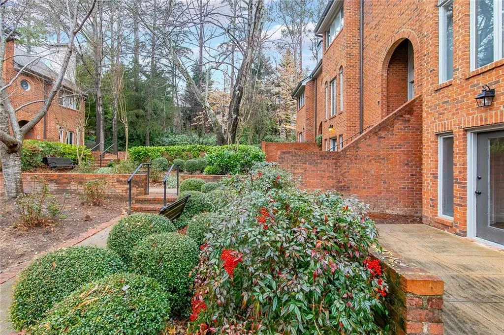 7 Westfair Court, Sandy Springs, Georgia 30328, 3 Bedrooms Bedrooms, ,2 BathroomsBathrooms,Residential,Sold,7 Westfair Court,6991790